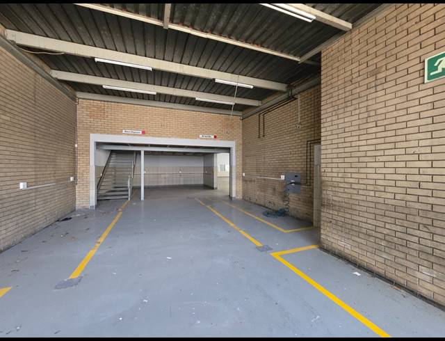 2,227M² SHOWROOM TO LET IN BRUMA